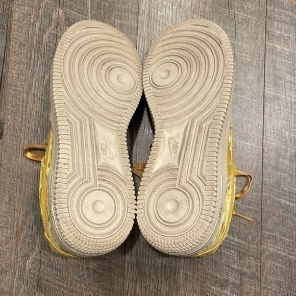 Nike Air Yellow crushed velvet Air Force 1 sneakers size kids 4.5 /women’s 6.5 - Picture 9 of 11